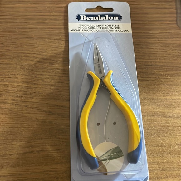 Other - Beadalon Ergonomic Chain Nose Pliers